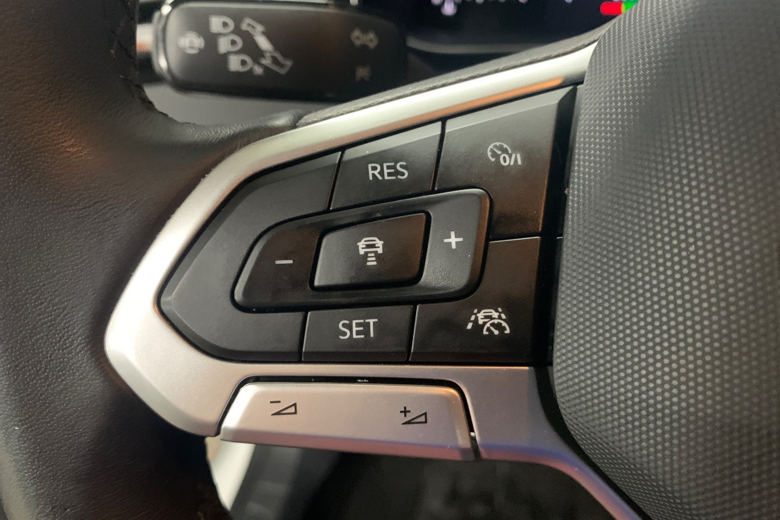 Used 2025 Volkswagen Jetta Sport FWD image 24