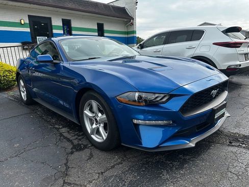 Used 2018 Ford Mustang Coupe RWD image 1