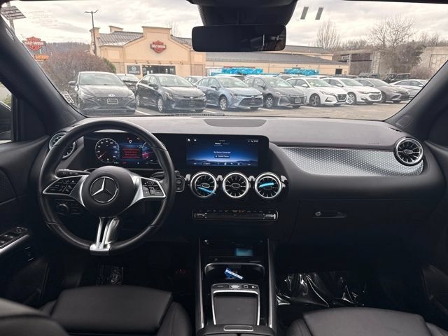 Used 2025 Mercedes-Benz GLA 250 4MATIC image 3