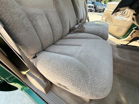 Used 1999 Chevrolet Silverado 2500 4x4 Crew Cab w/ Preferred Equipment Group 2 image 87