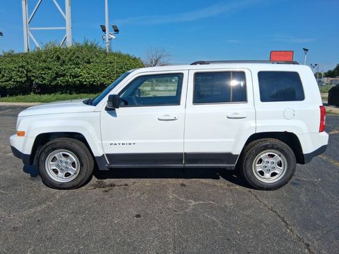 Used 2016 Jeep Patriot Sport w/ Power Value Group FWD image 5