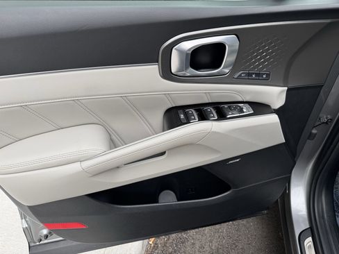 Certified 2023 Kia Sorento SX Prestige image 24