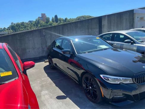 Used 2021 BMW 330i xDrive Sedan w/ M Sport Package AWD/4WD image 3