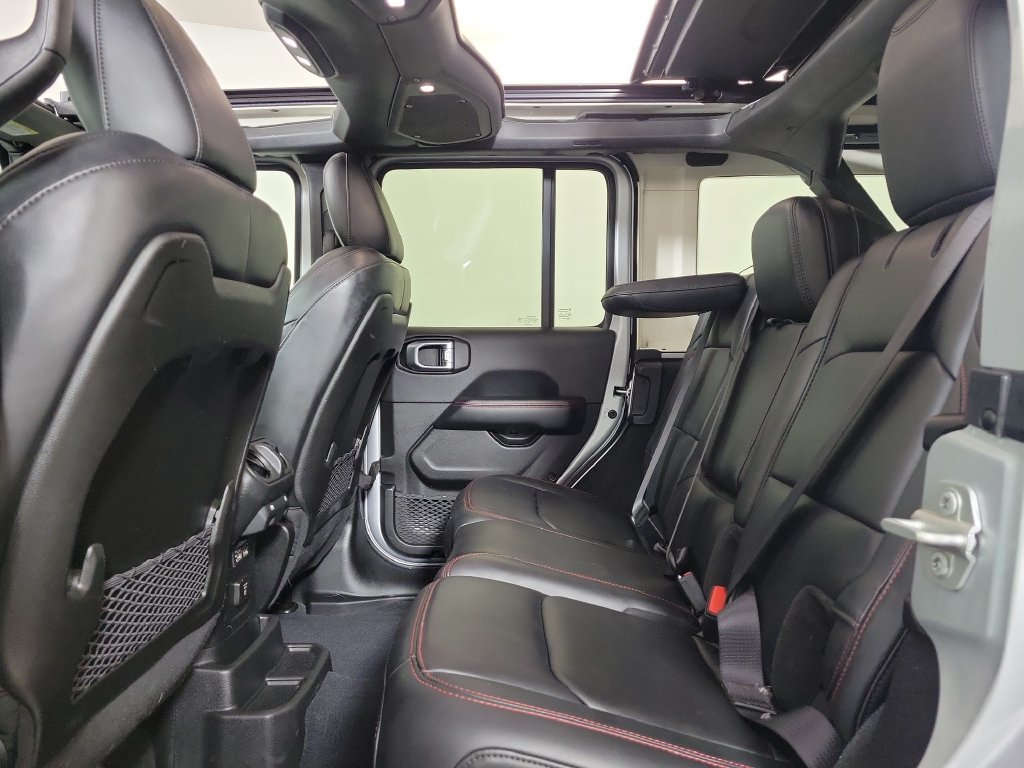 Used 2024 Jeep Wrangler Unlimited Rubicon AWD/4WD image 23
