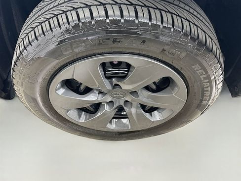 Certified 2022 Toyota RAV4 LE FWD image 9