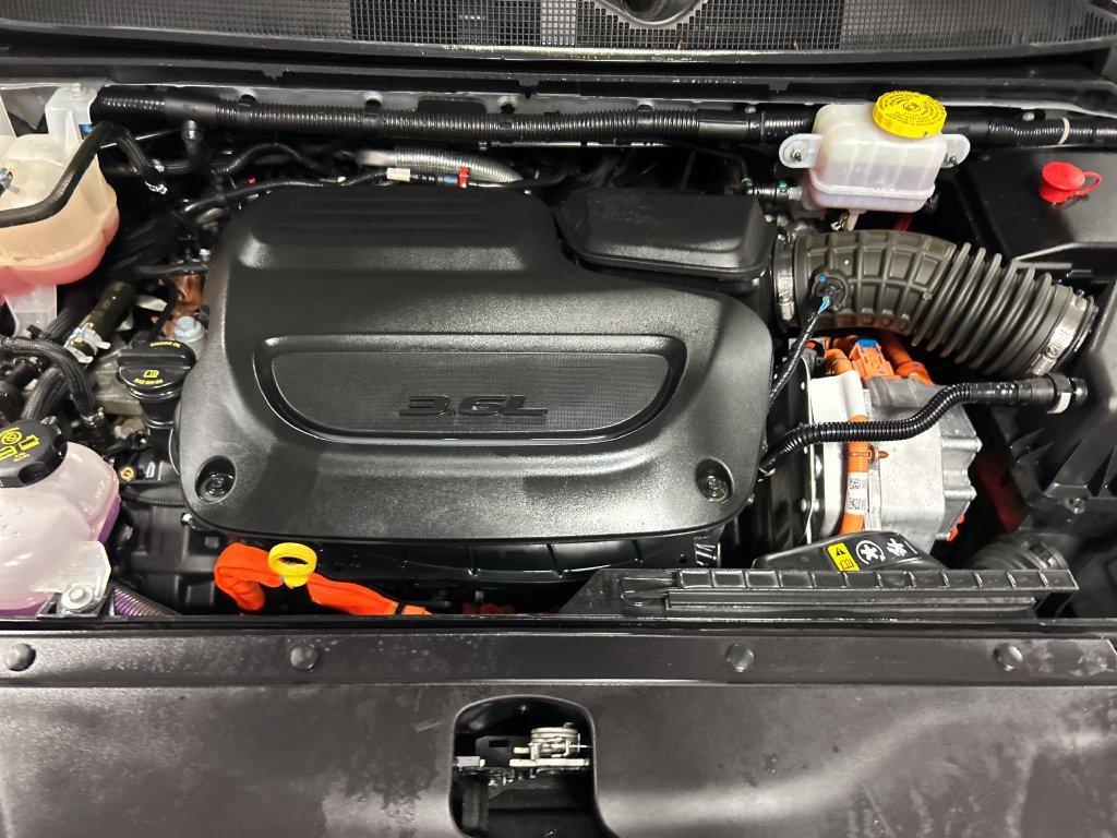 Used 2024 Chrysler Pacifica Pinnacle FWD image 27