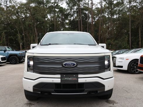 Used 2022 Ford F150 Lightning Lariat image 49