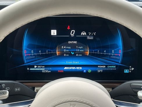 Used 2025 Mercedes-Benz G 63 AMG 4MATIC image 24