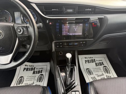 Used 2019 Toyota Corolla SE w/ Carpet Mat Package (TMS) FWD image 11