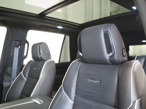 Used 2021 Cadillac Escalade Sport w/ Driver Assist Tech Package AWD/4WD image 12