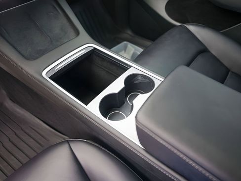 Used 2023 Tesla Model Y Performance AWD/4WD image 21