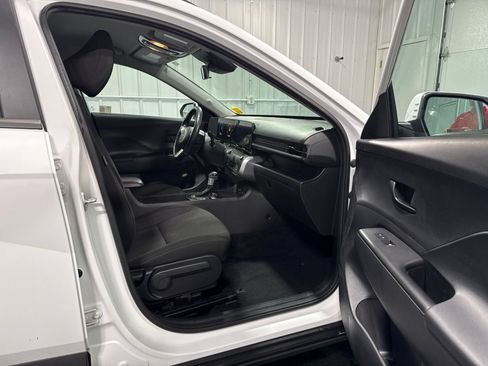 Used 2025 Hyundai Kona SEL AWD/4WD image 12