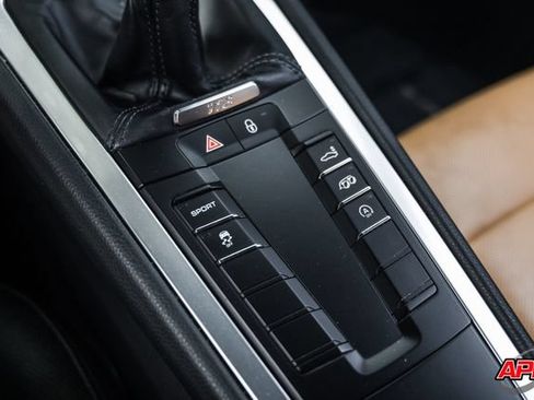 Used 2018 Porsche 718 Cayman RWD image 19