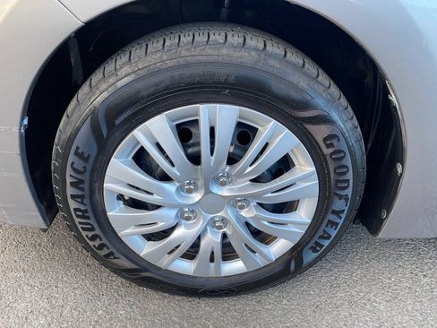Used 2015 Toyota Corolla LE FWD image 9