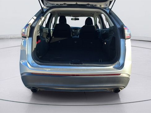 Used 2018 Ford Edge SE image 37