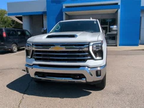 Used 2024 Chevrolet Silverado 2500 LTZ w/ LTZ Plus Package image 3