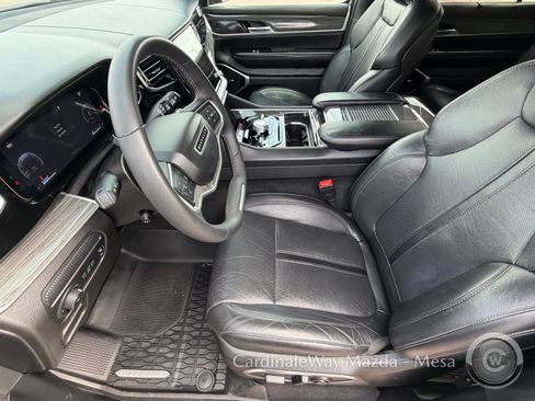 Used 2022 Jeep Wagoneer Series III w/ Premium Group I AWD/4WD image 14