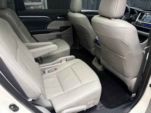 Used 2019 Toyota Highlander Limited Platinum image 29