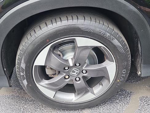 Used 2018 Honda HR-V EX-L image 4