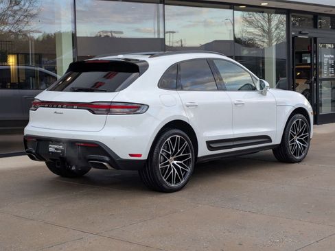 Used 2025 Porsche Macan image 9