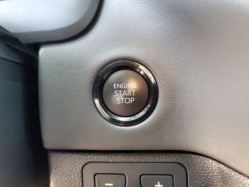 Used 2025 Toyota Tundra Platinum AWD/4WD image 25