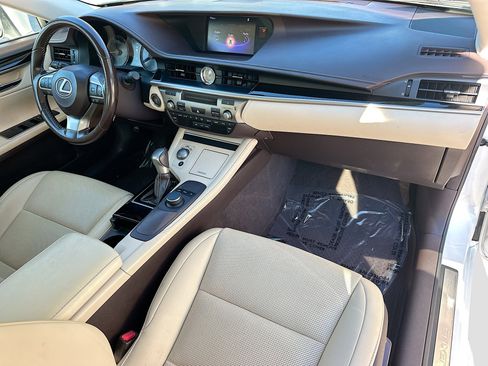 Used 2017 Lexus ES 350 image 33