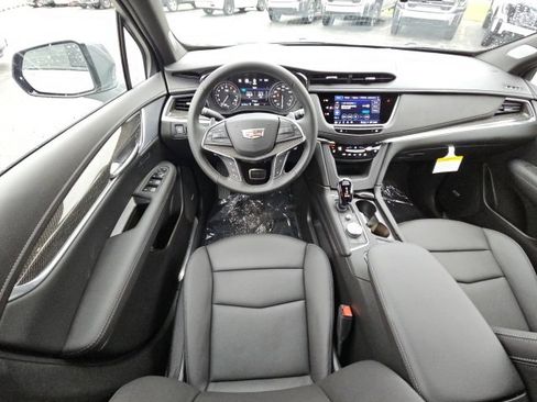 New 2025 Cadillac XT5 Sportv w/ Technology Package image 17