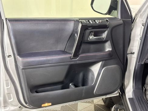 Used 2021 Toyota 4Runner TRD Off-Road Premium w/ Moonroof Package AWD/4WD image 10