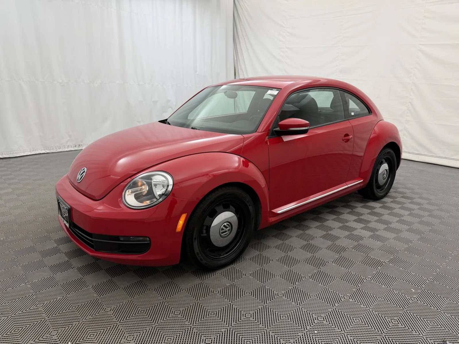 Used 2013 Volkswagen Beetle 2.5 FWD image 2