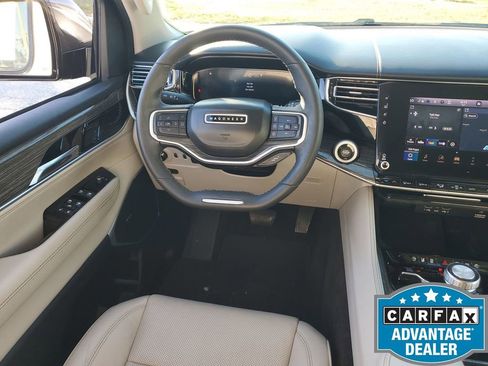 Used 2022 Jeep Wagoneer Series II image 16