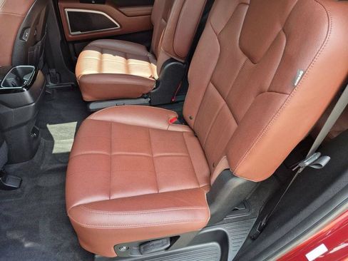 Certified 2023 Kia Telluride EX w/ EX Captain's Chair Package AWD/4WD image 28