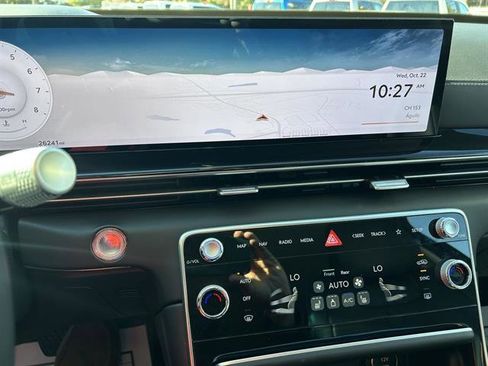 Used 2025 Genesis GV80 2.5T Standard image 15