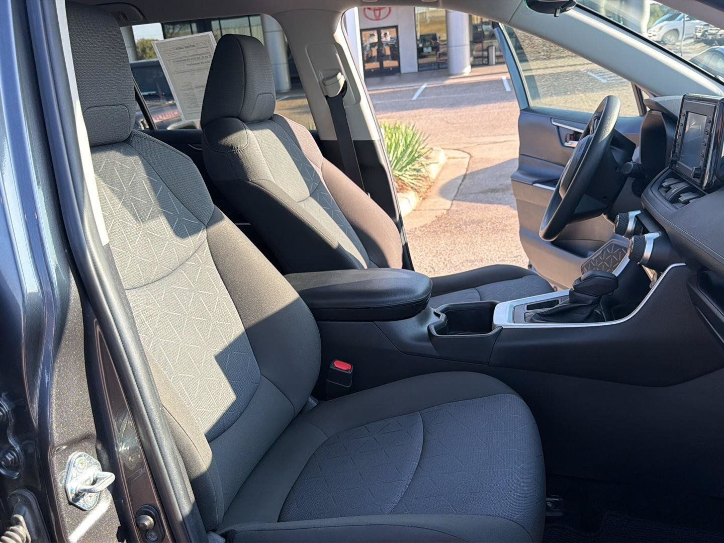 Certified 2022 Toyota RAV4 XLE FWD image 17