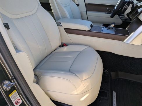 New 2026 Land Rover Range Rover SE image 18