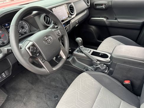 Used 2022 Toyota Tacoma TRD Sport image 10