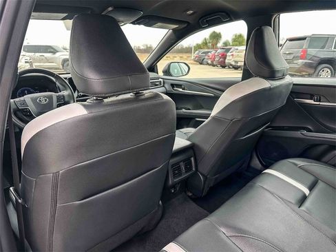 Used 2025 Toyota Camry SE image 16