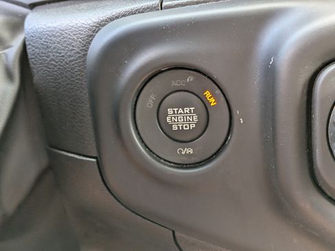Used 2023 Jeep Gladiator Overland AWD/4WD image 28