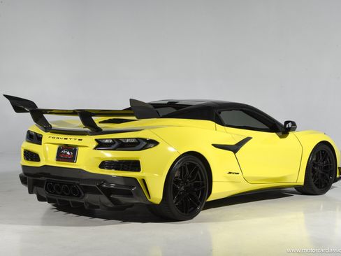 Used 2024 Chevrolet Corvette Z06 RWD image 10