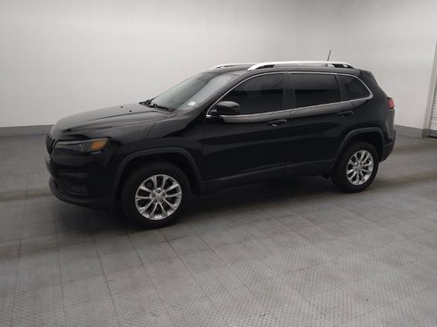 Used 2019 Jeep Cherokee Latitude w/ Popular Appearance Group FWD image 2