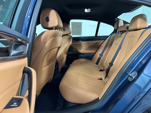 Used 2023 BMW 530i xDrive w/ Premium Package image 12