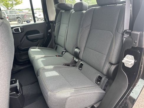 New 2025 Jeep Gladiator Sport image 43