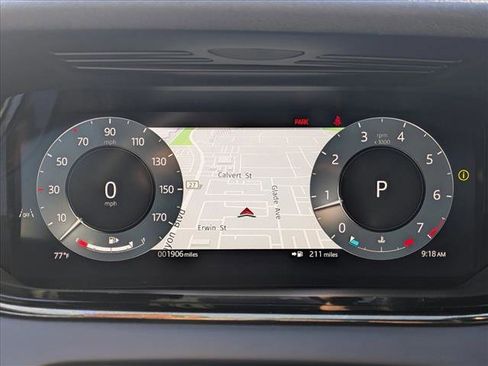 Used 2025 Land Rover Range Rover Evoque Dynamic SE image 11