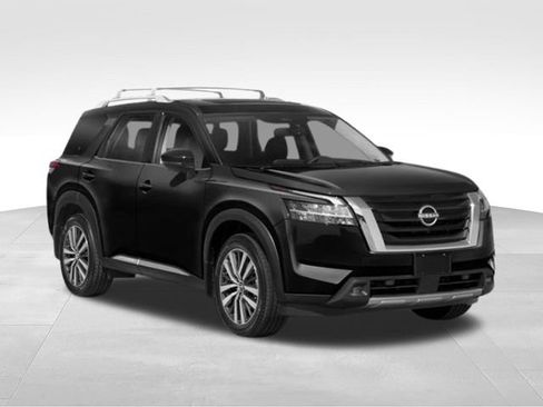 Used 2024 Nissan Pathfinder Platinum w/ Cargo Package FWD image 9