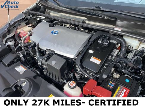 Used 2020 Toyota Prius XLE w/ Advanced Technology Package image 40