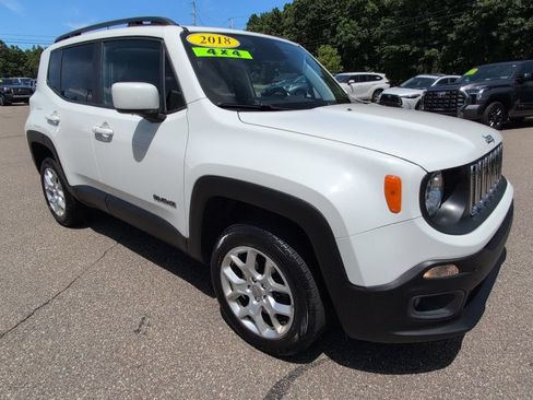 Used 2018 Jeep Renegade Latitude w/ Safety & Security Group AWD/4WD image 9
