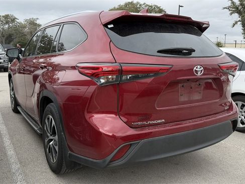 Used 2020 Toyota Highlander XLE image 7