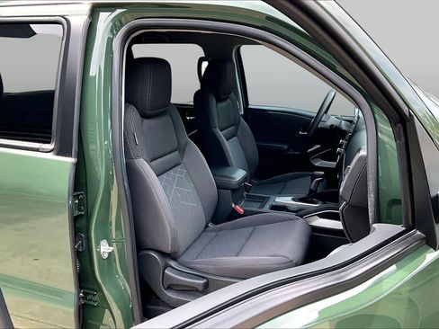 Certified 2025 Nissan Frontier SV RWD image 9