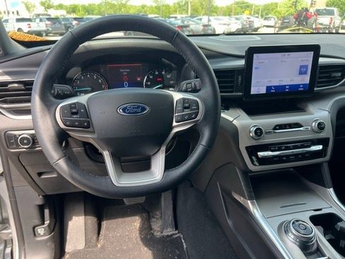 Used 2024 Ford Explorer XLT w/ Equipment Group 202A image 14