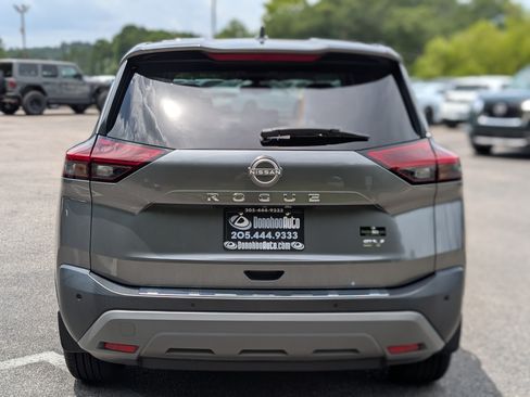 Used 2023 Nissan Rogue SV FWD image 8