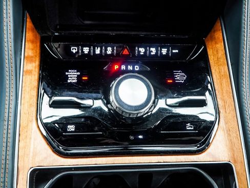 Used 2022 Jeep Grand Wagoneer Series II w/ Convenience Group III image 21